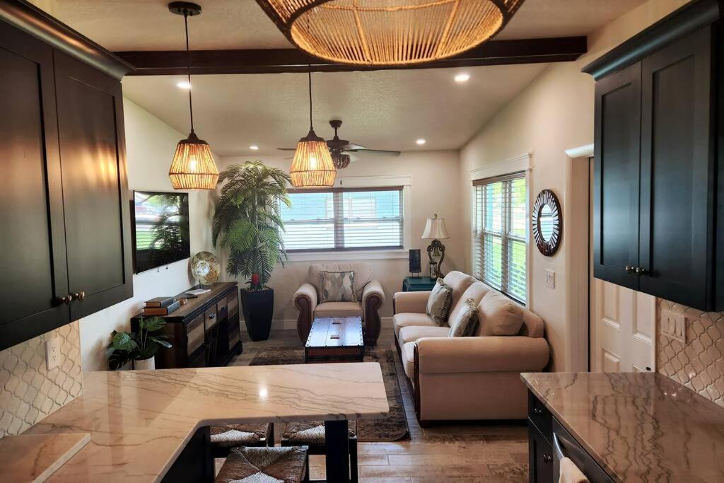 Bali Bungalow - Downtown Cocoa Beach Εξωτερικό φωτογραφία